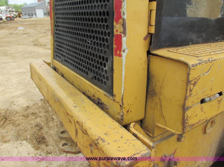 image for item J1780 1992 Caterpillar 953 LGP track loader