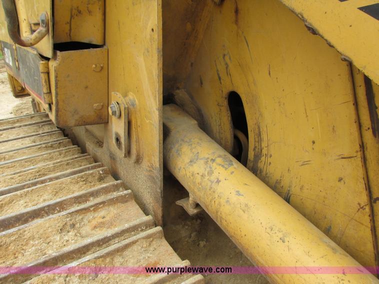 image for item J1780 1992 Caterpillar 953 LGP track loader
