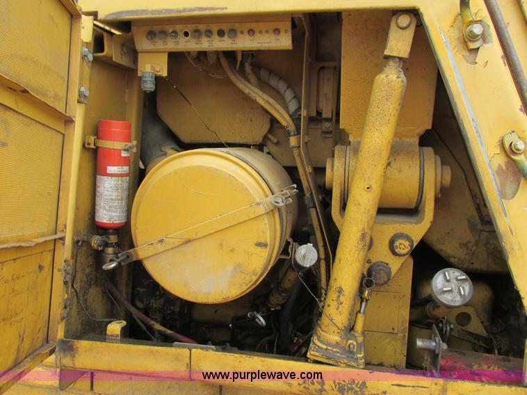 image for item J1780 1992 Caterpillar 953 LGP track loader
