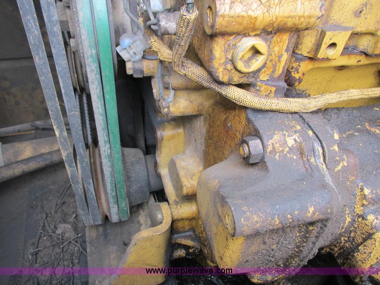 image for item J1780 1992 Caterpillar 953 LGP track loader