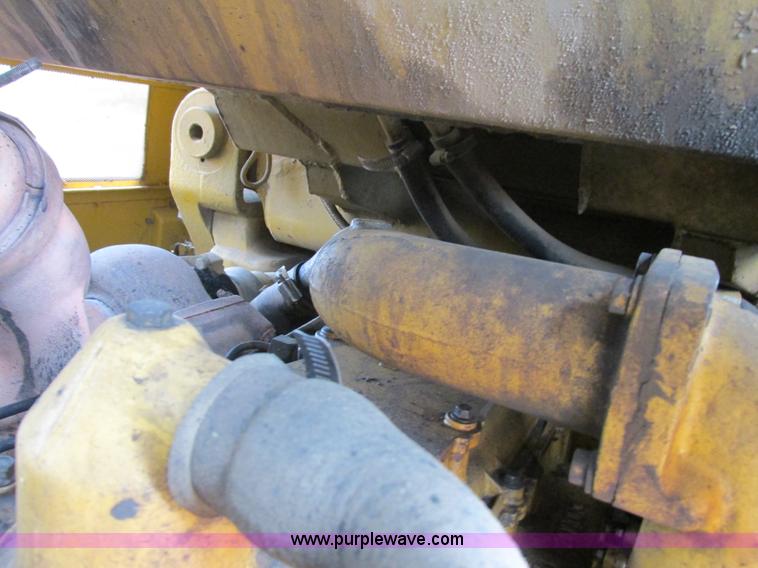 image for item J1780 1992 Caterpillar 953 LGP track loader