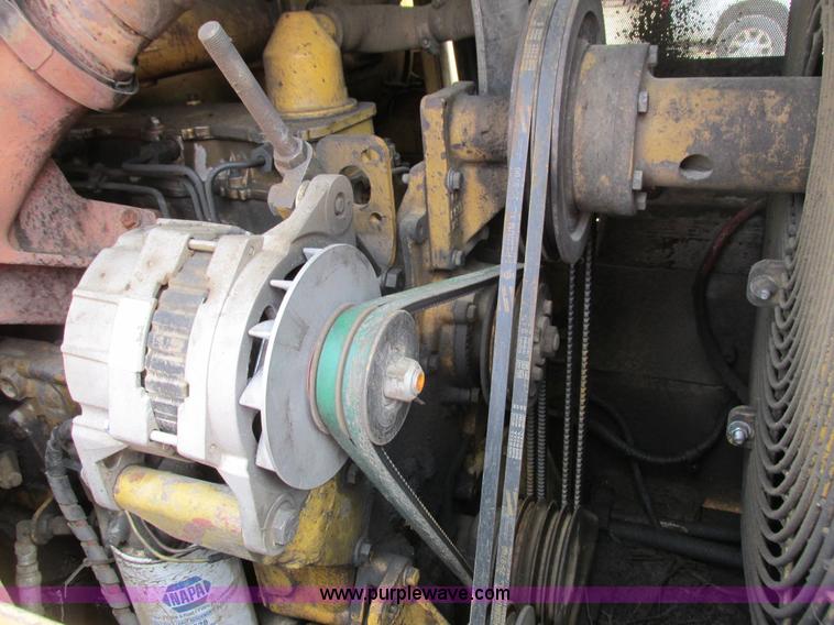 image for item J1780 1992 Caterpillar 953 LGP track loader