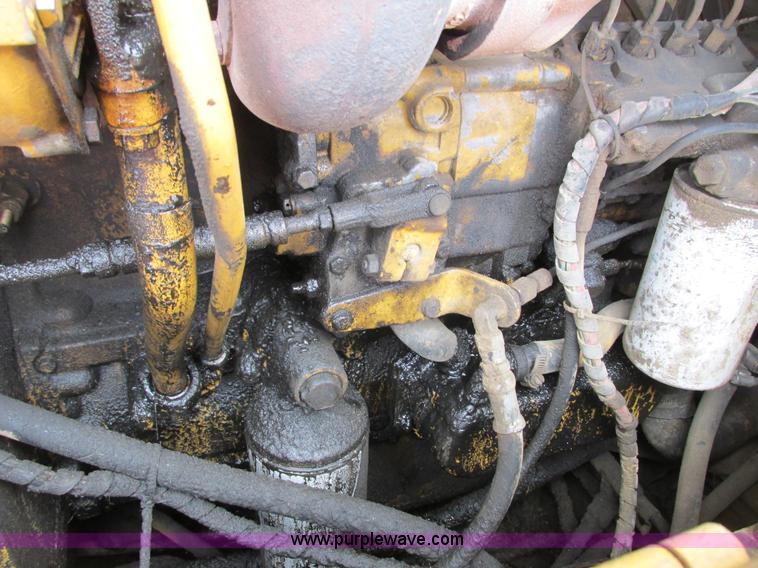 image for item J1780 1992 Caterpillar 953 LGP track loader