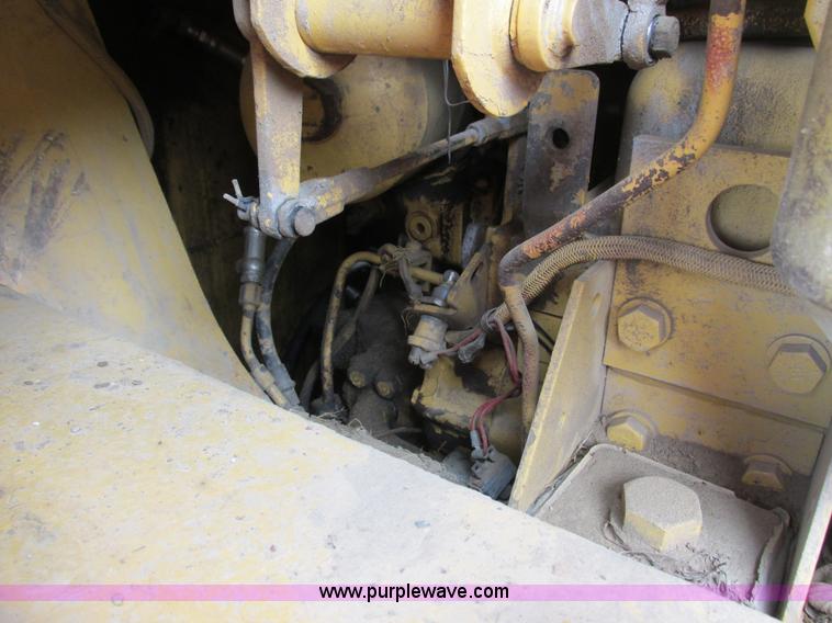 image for item J1780 1992 Caterpillar 953 LGP track loader
