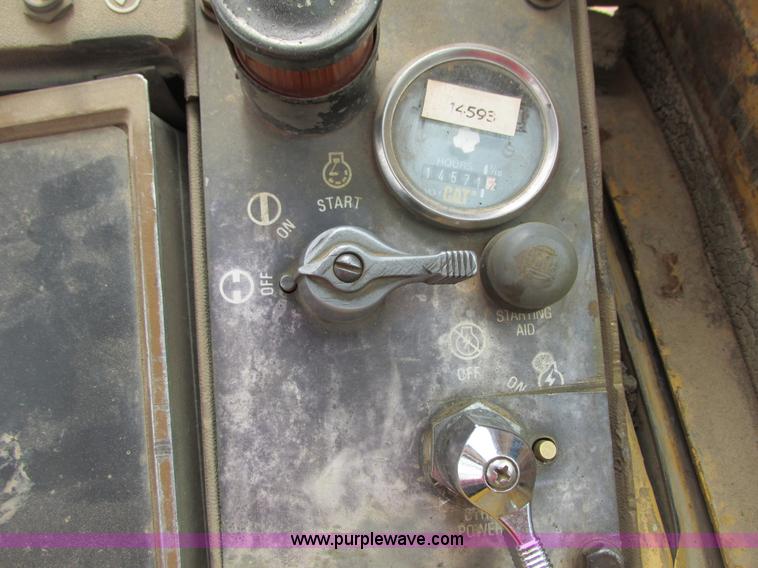 image for item J1780 1992 Caterpillar 953 LGP track loader