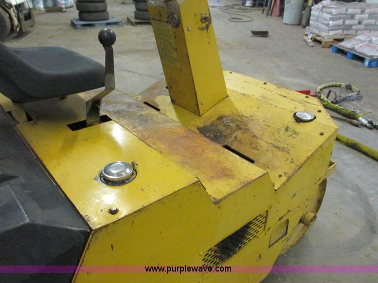 image for item J1784 Beuthling B100 smooth drum roller
