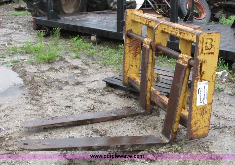 image for item K2132 Pallet forks