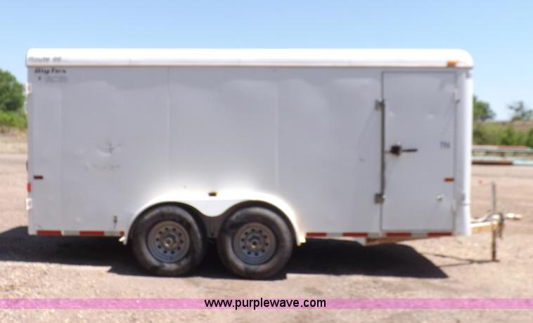 image for item K3883 2007 CM enclosed trailer