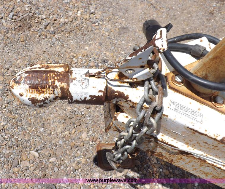 image for item K3883 2007 CM enclosed trailer