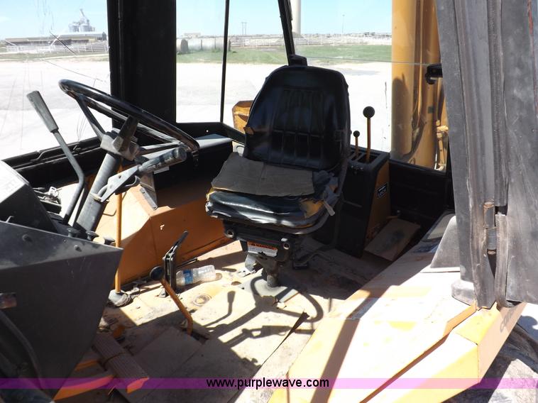 image for item K3927 1982 Case 580D backhoe