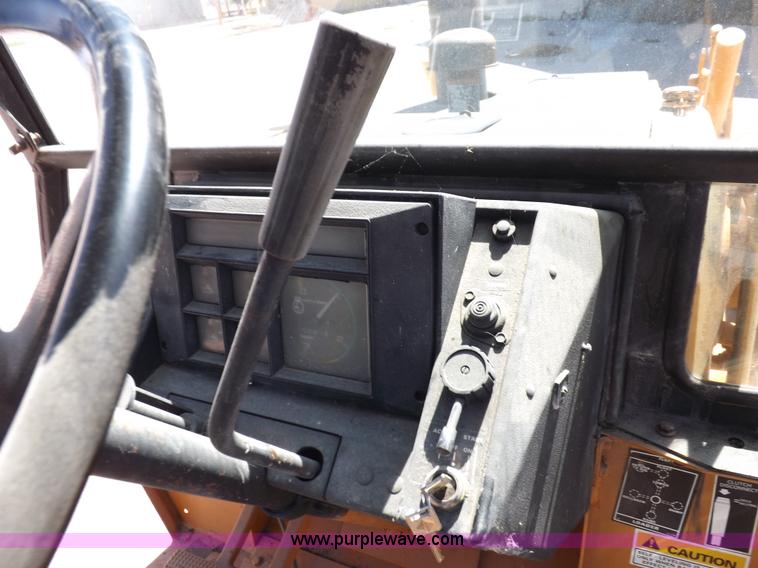 image for item K3927 1982 Case 580D backhoe