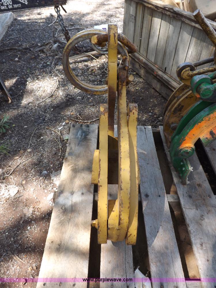 image for item K3941 10" pipe caliper/tongs