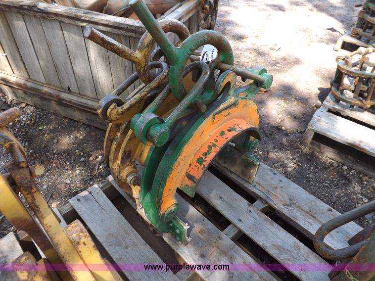 image for item K3944 (2) pipe calipers/tongs