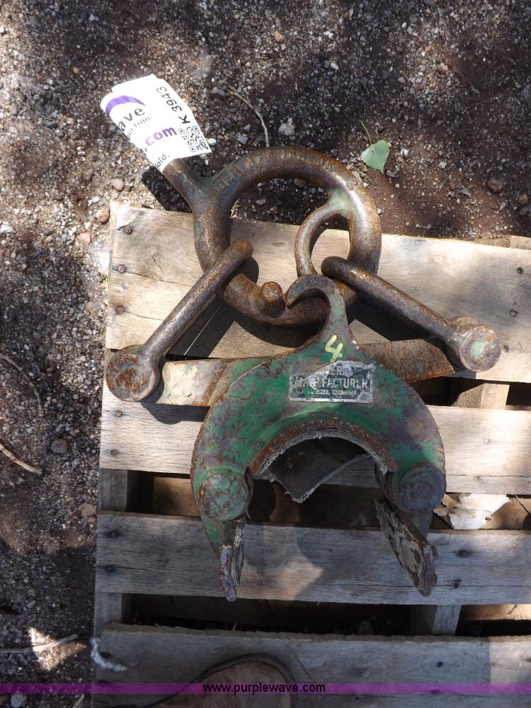 image for item K3944 (2) pipe calipers/tongs