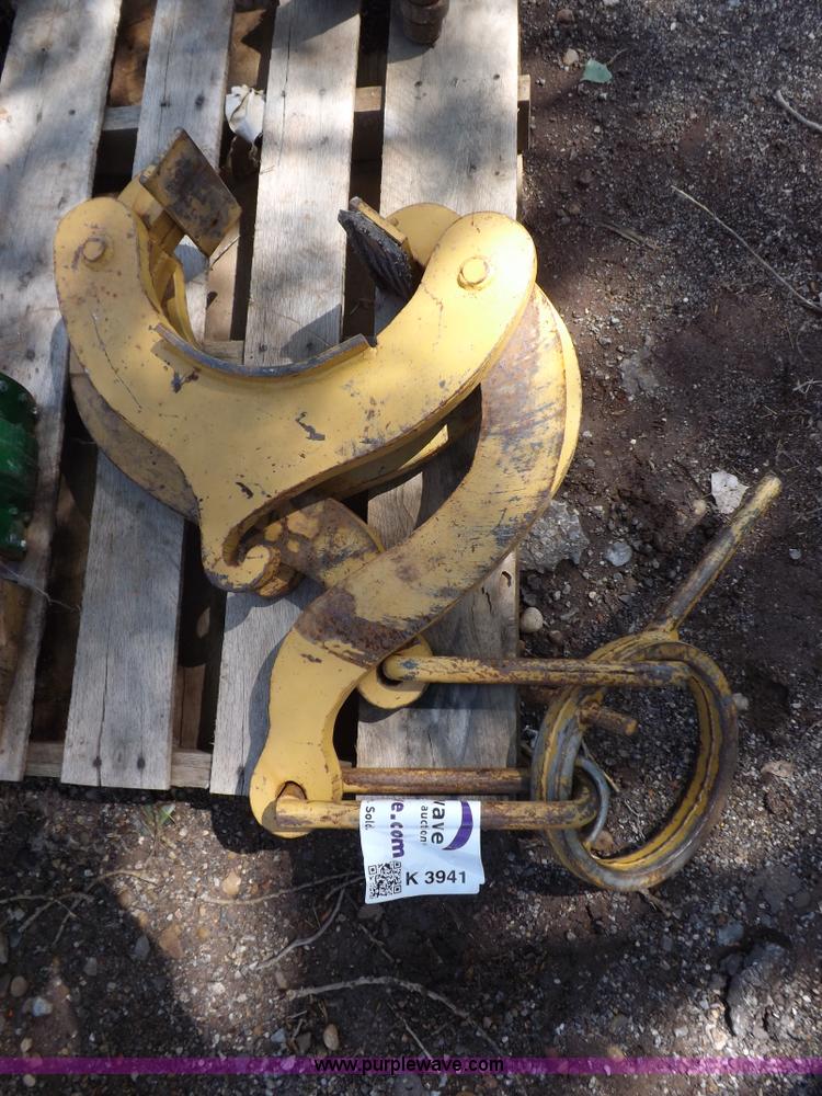 image for item K3944 (2) pipe calipers/tongs