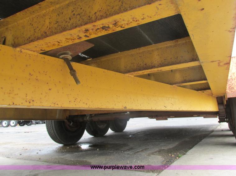 image for item K5065 2000 Redi Haul FSL18372E102 equipment trailer