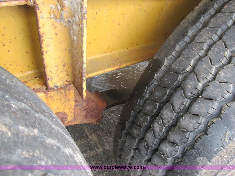 image for item K5065 2000 Redi Haul FSL18372E102 equipment trailer