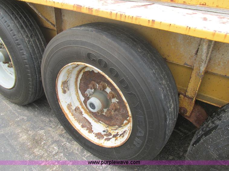 image for item K5065 2000 Redi Haul FSL18372E102 equipment trailer