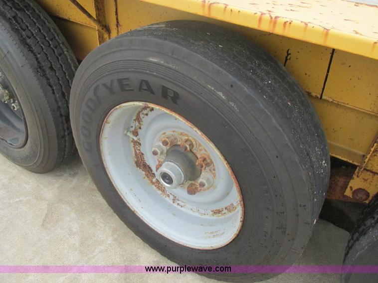 image for item K5065 2000 Redi Haul FSL18372E102 equipment trailer