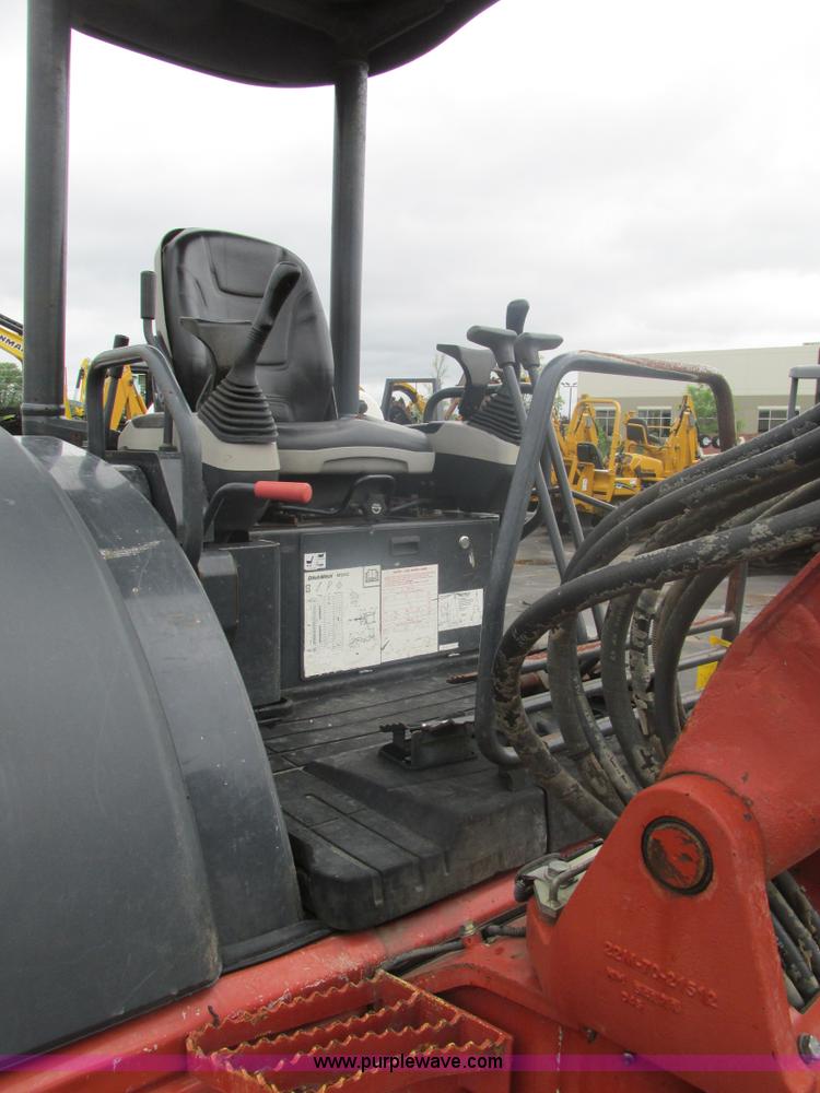 image for item K5066 2005 Ditch Witch MX502 compact excavator