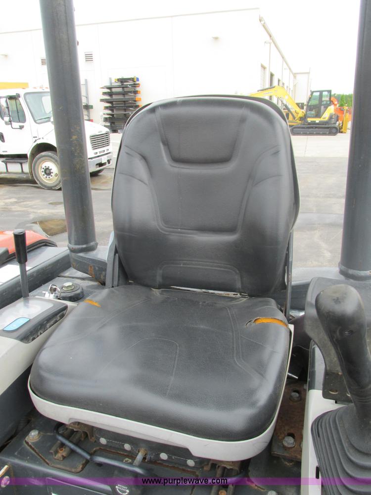 image for item K5066 2005 Ditch Witch MX502 compact excavator