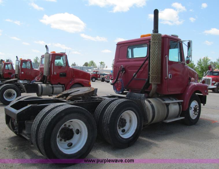 image for item K5635 1994 Volvo WG64T semi truck