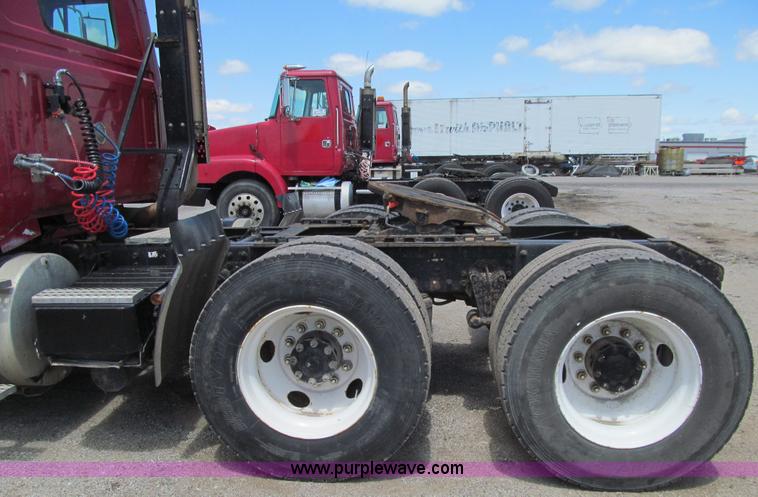 image for item K5635 1994 Volvo WG64T semi truck
