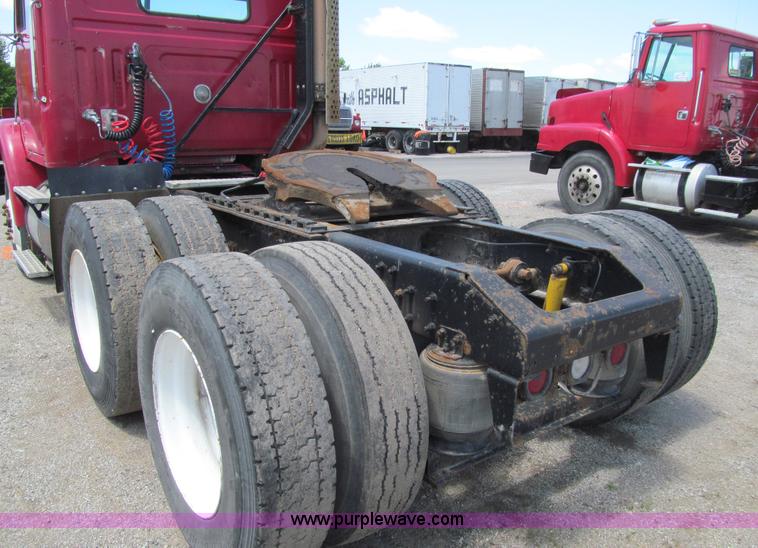 image for item K5635 1994 Volvo WG64T semi truck