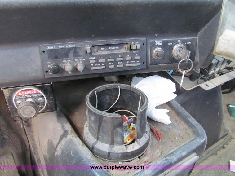 image for item K5635 1994 Volvo WG64T semi truck