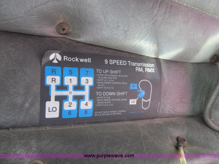 image for item K5635 1994 Volvo WG64T semi truck