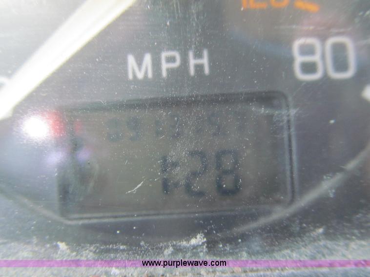 image for item K5635 1994 Volvo WG64T semi truck