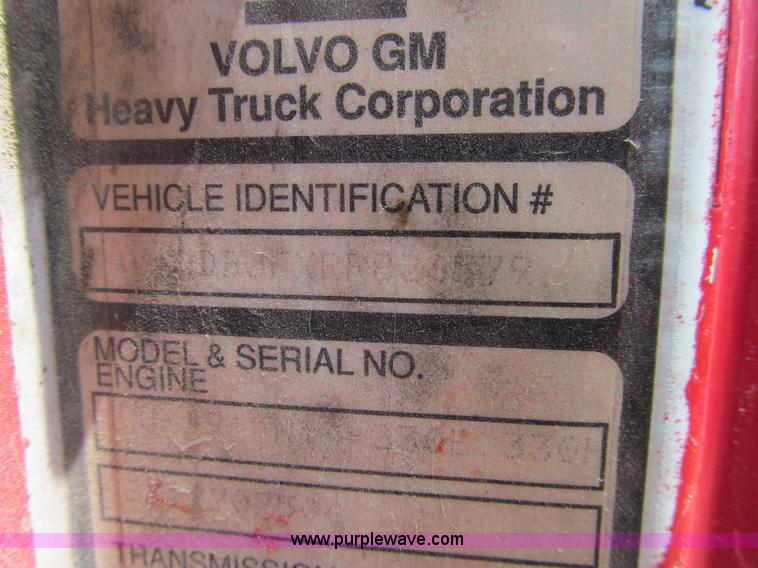 image for item K5635 1994 Volvo WG64T semi truck