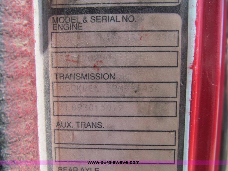 image for item K5635 1994 Volvo WG64T semi truck