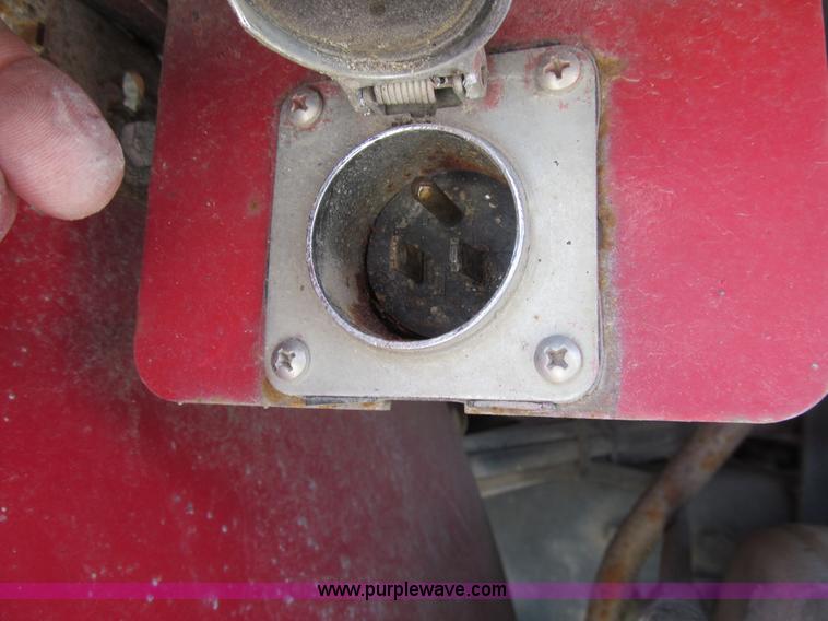 image for item K5635 1994 Volvo WG64T semi truck