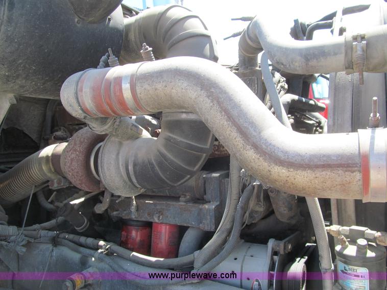 image for item K5635 1994 Volvo WG64T semi truck