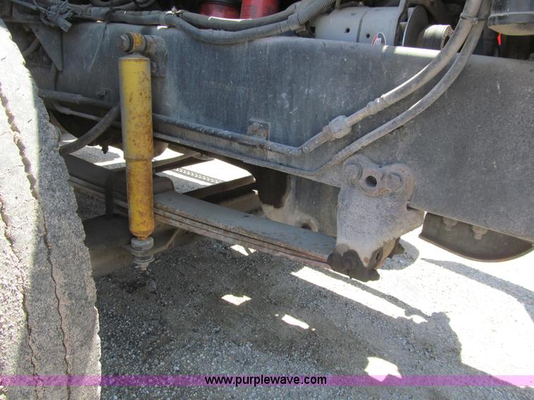 image for item K5635 1994 Volvo WG64T semi truck