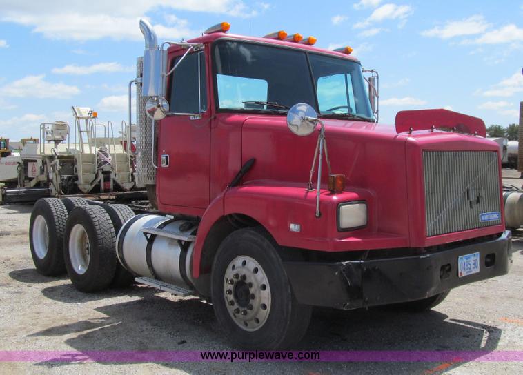 image for item K5636 1994 Volvo WG64T semi truck