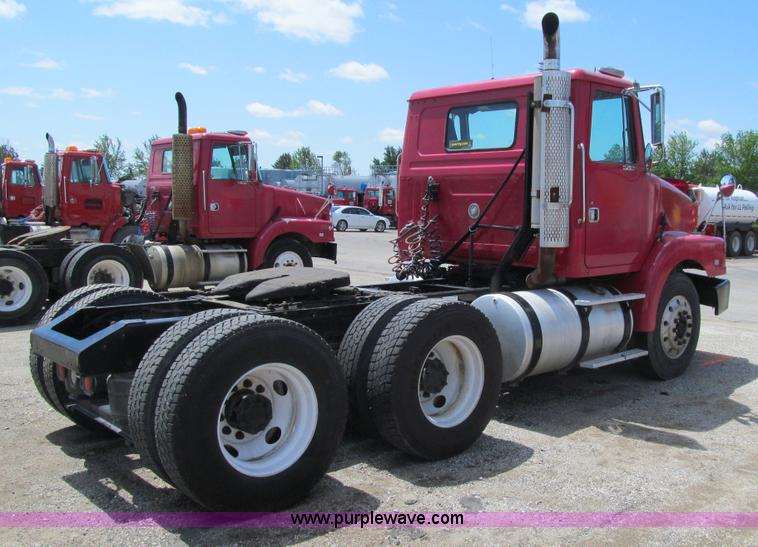 image for item K5636 1994 Volvo WG64T semi truck