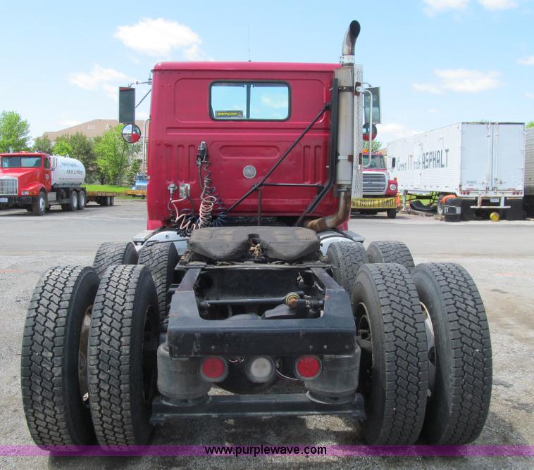 image for item K5636 1994 Volvo WG64T semi truck