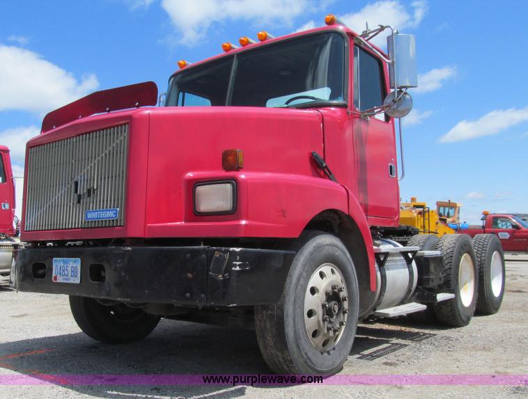image for item K5636 1994 Volvo WG64T semi truck