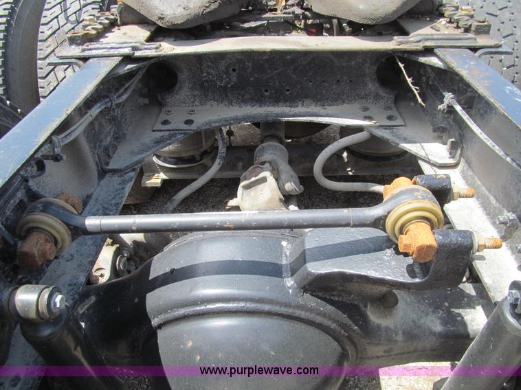 image for item K5636 1994 Volvo WG64T semi truck