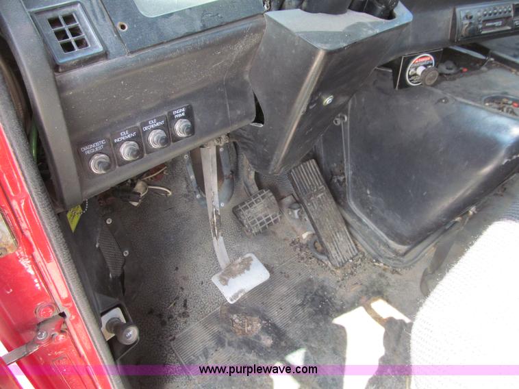 image for item K5636 1994 Volvo WG64T semi truck