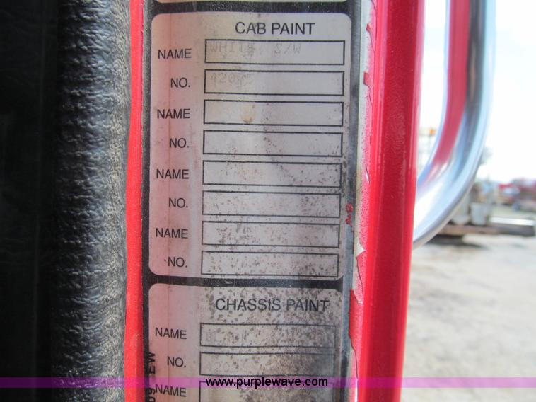 image for item K5636 1994 Volvo WG64T semi truck