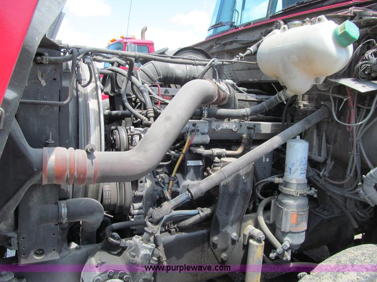 image for item K5636 1994 Volvo WG64T semi truck