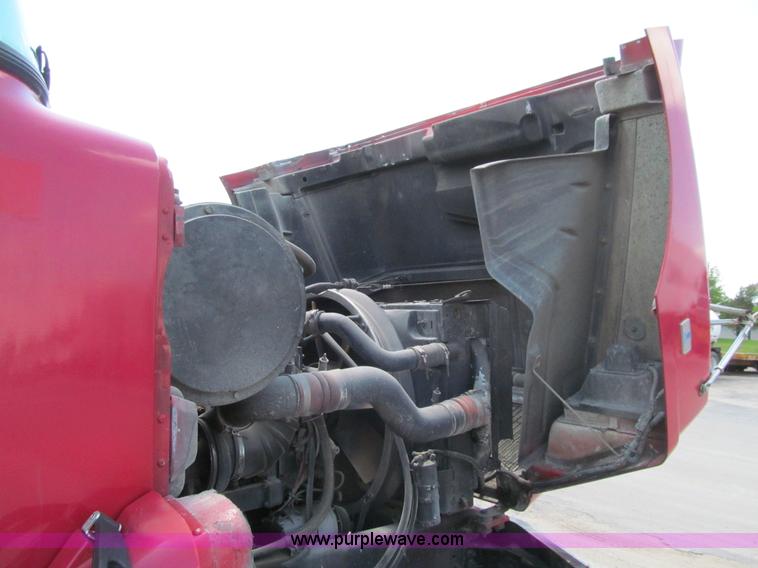 image for item K5636 1994 Volvo WG64T semi truck