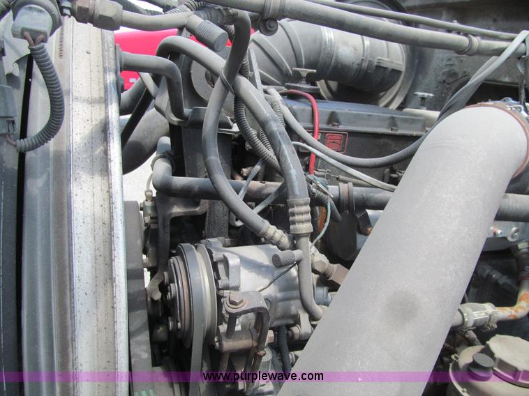 image for item K5636 1994 Volvo WG64T semi truck