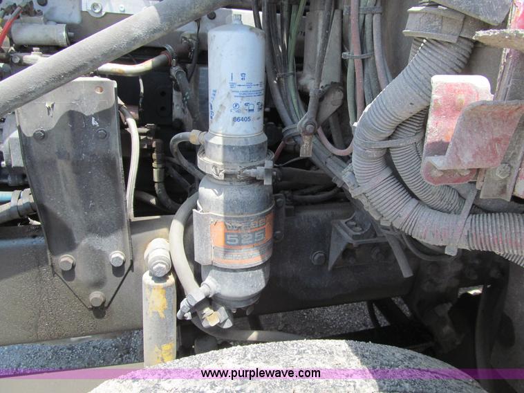 image for item K5636 1994 Volvo WG64T semi truck