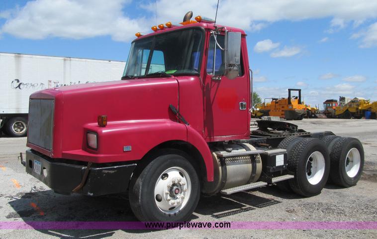 image for item K5637 1994 Volvo WG semi truck