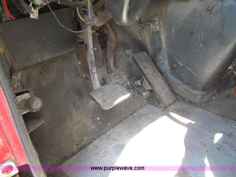 image for item K5637 1994 Volvo WG semi truck