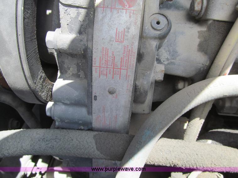 image for item K5637 1994 Volvo WG semi truck